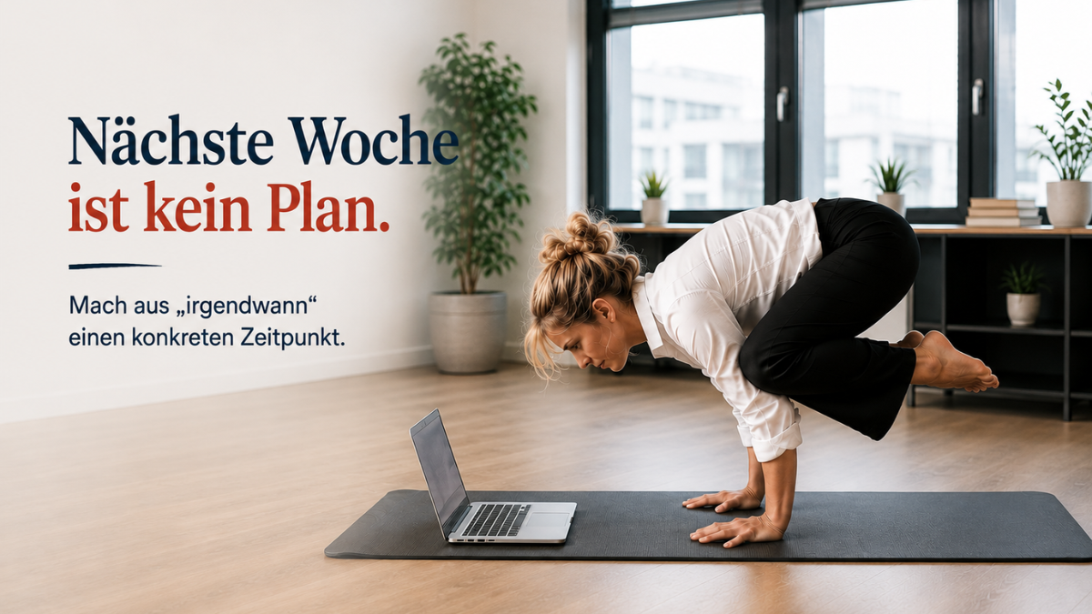 Frau beim Yoga im Arbeitsalltag – fester Termin statt „irgendwann“